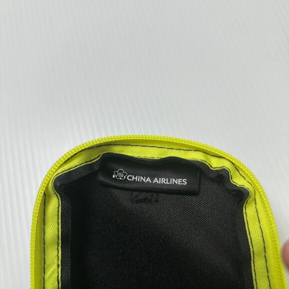 The North Face Mini Clip On Pouch - Picture 3 of 3